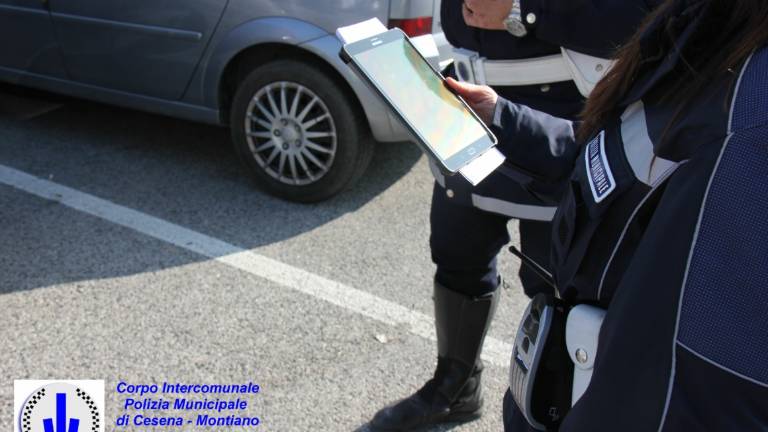 Cesena, in cinque mesi 2mila segnalazioni online di problemi e 400 alla polizia locale Cesena, in cinque mesi 2mila segnalazioni online di problemi e 400 alla polizia locale