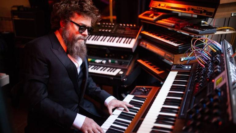 Romantic robot è il nuovo album degli Extraliscio Romantic robot è il nuovo album degli Extraliscio