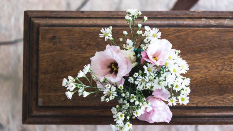 Come organizzare un funerale: costi e cosa fare Come organizzare un funerale: costi e cosa fare