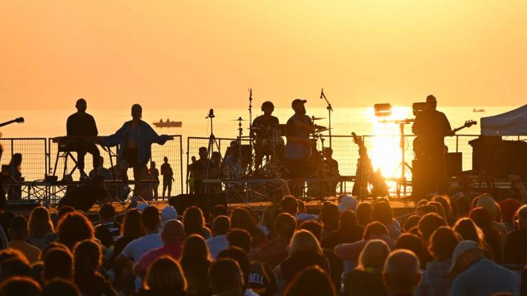 Albe in controluce a Riccione dal 3 luglio al 14 agosto Albe in controluce a Riccione dal 3 luglio al 14 agosto