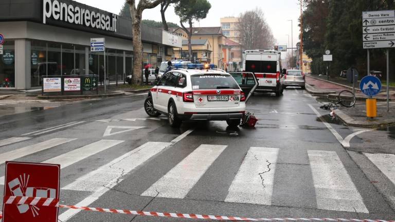 Incidente sull'Emilia a Cesena: morto il ciclista - VIDEO Incidente sull'Emilia a Cesena: morto il ciclista - VIDEO