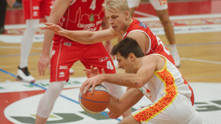 Basket A2, OraSì avanti tutta a Pistoia (61-76) Basket A2, OraSì avanti tutta a Pistoia (61-76)