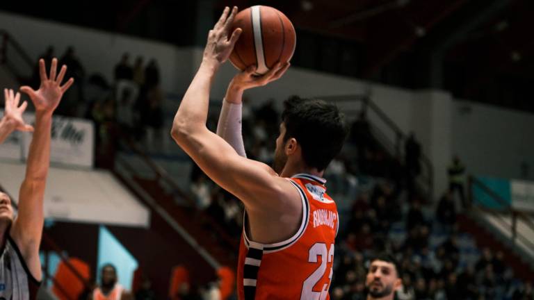 Basket A2, super vittoria dell’Unieuro dopo due supplementari (107-114) Basket A2, super vittoria dell’Unieuro dopo due supplementari (107-114)