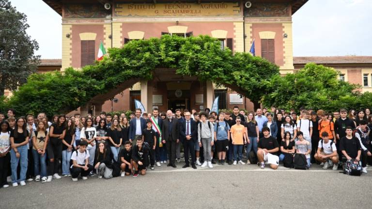 Imola. Il presidente Bonaccini ha inaugurato l'anno scolastico all'Agrario Imola. Il presidente Bonaccini ha inaugurato l'anno scolastico all'Agrario