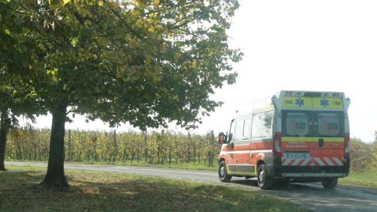 Cotignola, si ribalta col muletto e il carico lo schiaccia Cotignola, si ribalta col muletto e il carico lo schiaccia
