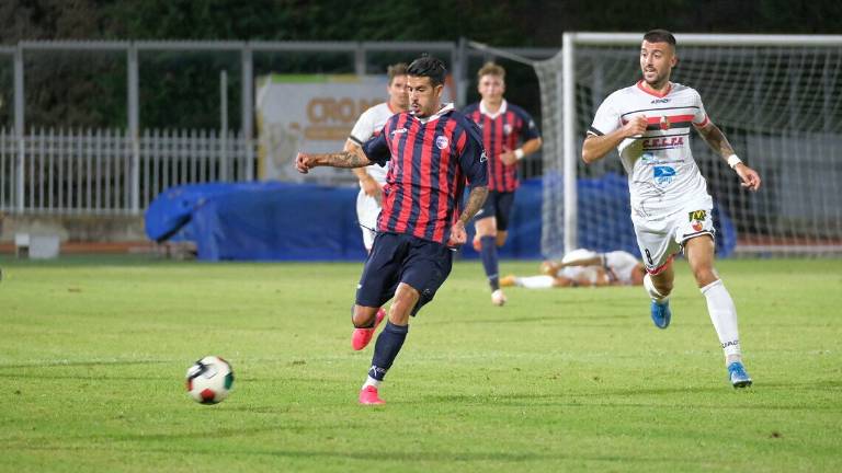 Calcio C, La Lucchese manda ko l'Imolese all'esordio: 0-1 al Galli Calcio C, La Lucchese manda ko l'Imolese all'esordio: 0-1 al Galli