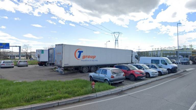 Santarcangelo, raddoppiano i posti auto in via Tosi Santarcangelo, raddoppiano i posti auto in via Tosi