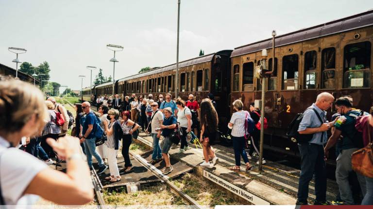 Da Firenze a Ravenna il treno di Dante ha trasportato 7mila passeggeri Da Firenze a Ravenna il treno di Dante ha trasportato 7mila passeggeri