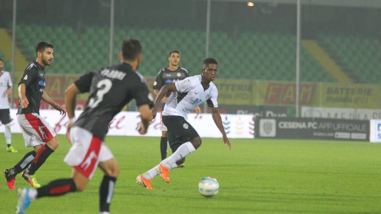 Calcio, il Cesena saluta Valencia: va alla Reggiana Calcio, il Cesena saluta Valencia: va alla Reggiana
