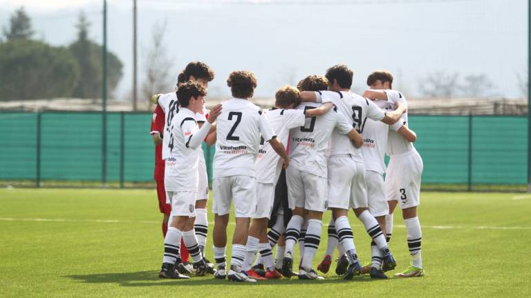 Calcio, Primavera 2: due gol di Cristian e due di Stiven e il Cesena alza la Supercoppa grazie ai gemelli Shpendi Calcio, Primavera 2: due gol di Cristian e due di Stiven e il Cesena alza la Supercoppa grazie ai gemelli Shpendi