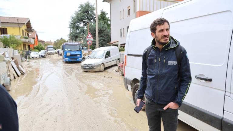 Cesena, alluvione, il sindaco Lattuca: C'è un miliardo bloccato nel nulla, emerge la freddezza di Meloni Cesena, alluvione, il sindaco Lattuca: C'è un miliardo bloccato nel nulla, emerge la freddezza di Meloni