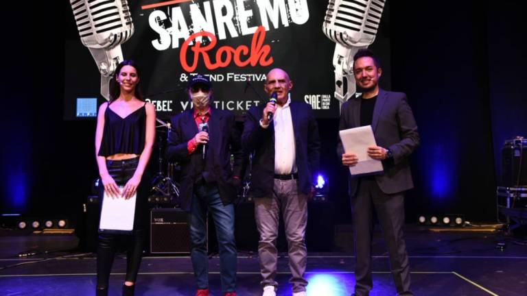Forlì, ancora solidarietà agli operatori sanitari Forlì, ancora solidarietà agli operatori sanitari