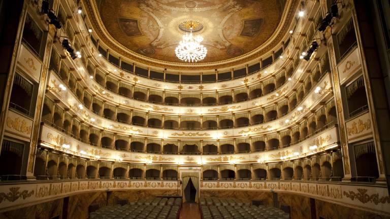 Problemi tecnici al teatro Bonci: salta la replica dello spettacolo di Massimo Popolizio Problemi tecnici al teatro Bonci: salta la replica dello spettacolo di Massimo Popolizio