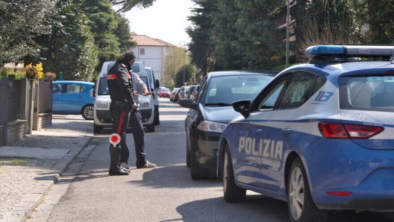 Ravenna, non si ferma all'alt, fermato dopo inseguimento Ravenna, non si ferma all'alt, fermato dopo inseguimento