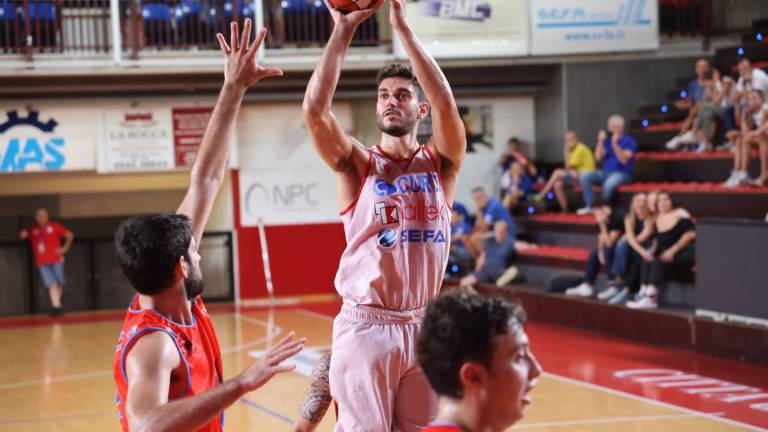 Basket B, Lesione capsula legamentosa al pollice destro: l'Andrea Costa perderà Restelli per una ventina di giorni Basket B, Lesione capsula legamentosa al pollice destro: l'Andrea Costa perderà Restelli per una ventina di giorni
