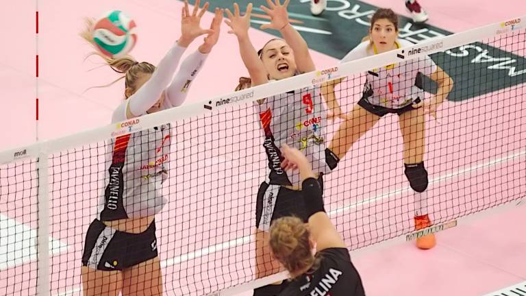 Volley A2 donne, la Teodora non è ancora pronta per certe avversarie Volley A2 donne, la Teodora non è ancora pronta per certe avversarie