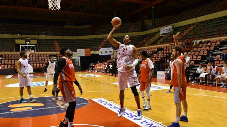 Basket A2, Unieuro a segno nel test con Cento Basket A2, Unieuro a segno nel test con Cento