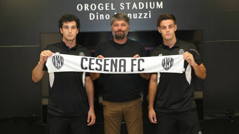 Calcio C, Pierozzi: A Cesena per rilanciarmi. Siano: Essere qui è un sogno VIDEO Calcio C, Pierozzi: A Cesena per rilanciarmi. Siano: Essere qui è un sogno VIDEO