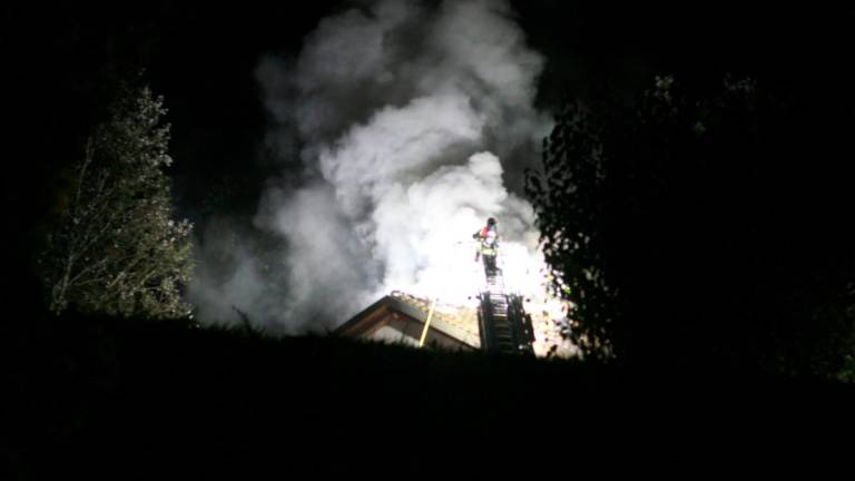L’incendio di Alfonsine (Foto Fiorentini) L’incendio di Alfonsine (Foto Fiorentini)