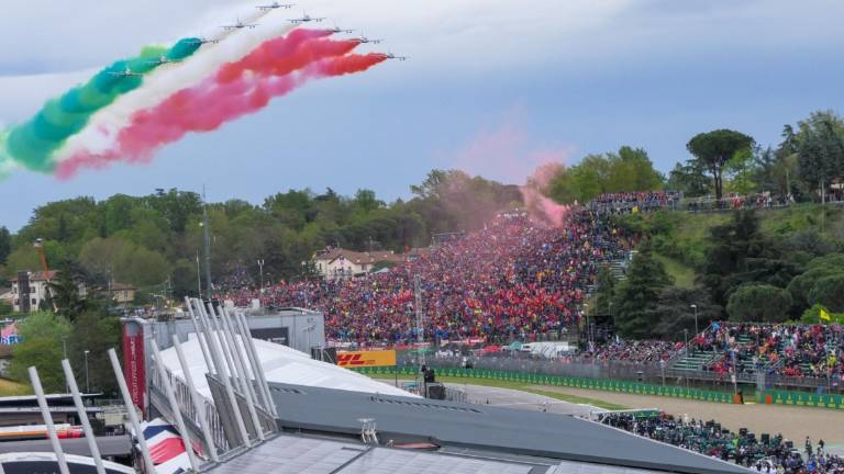 Lo spettacolo delle Frecce Tricolori raccontate da chi le guida Lo spettacolo delle Frecce Tricolori raccontate da chi le guida