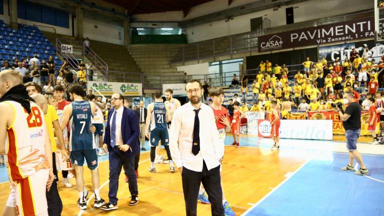 Basket A2 play-off, l'OraSì manca il sorpasso all'ultima curva e chiude la stagione: Cantù in finale Basket A2 play-off, l'OraSì manca il sorpasso all'ultima curva e chiude la stagione: Cantù in finale