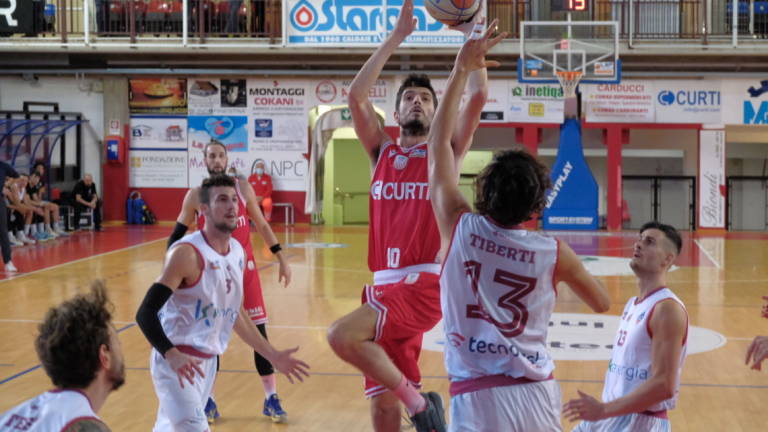 Basket B, Andrea Costa in scioltezza a Montegranaro (59-73) Basket B, Andrea Costa in scioltezza a Montegranaro (59-73)