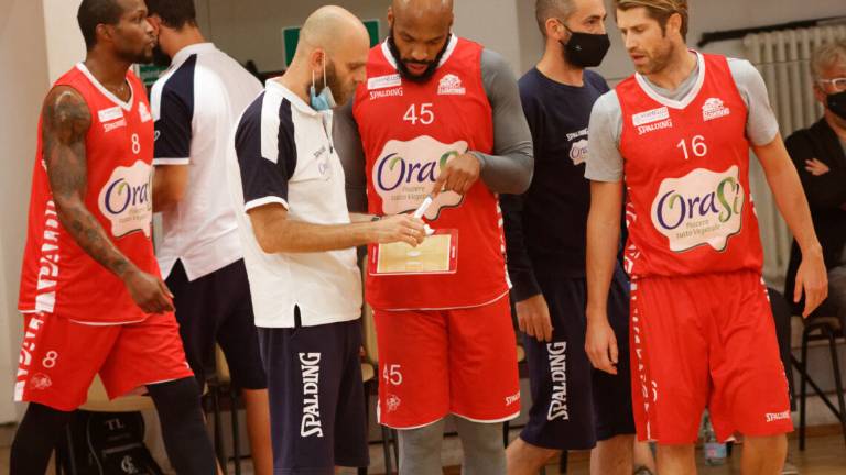 Basket, sabato al Pala Costa OraSì-Unieuro per 200 spettatori Basket, sabato al Pala Costa OraSì-Unieuro per 200 spettatori