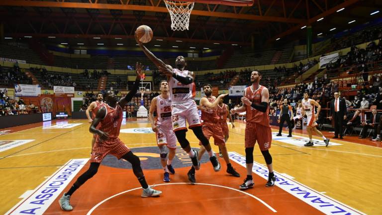 Basket A2 play-off, l'Unieuro a Desio per sorprendere subito Cantù Basket A2 play-off, l'Unieuro a Desio per sorprendere subito Cantù