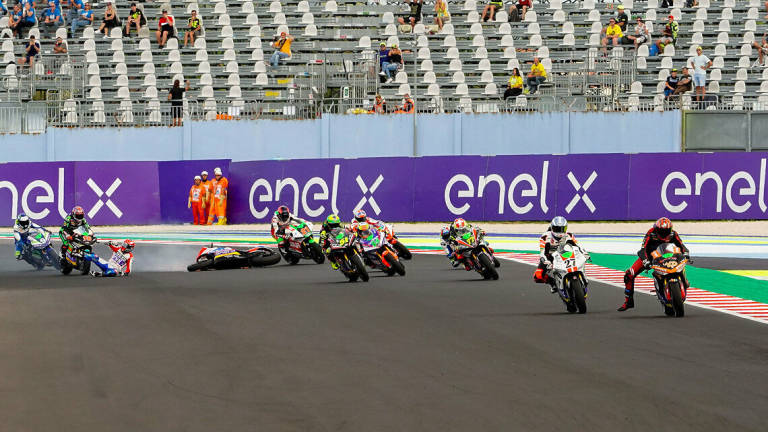 MotoE, Zaccone, che peccato: cade e Torres ipoteca il titolo MotoE, Zaccone, che peccato: cade e Torres ipoteca il titolo