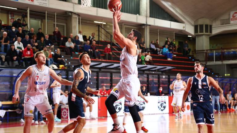 Basket B, ecco l'Andrea Costa che vince e convince Basket B, ecco l'Andrea Costa che vince e convince
