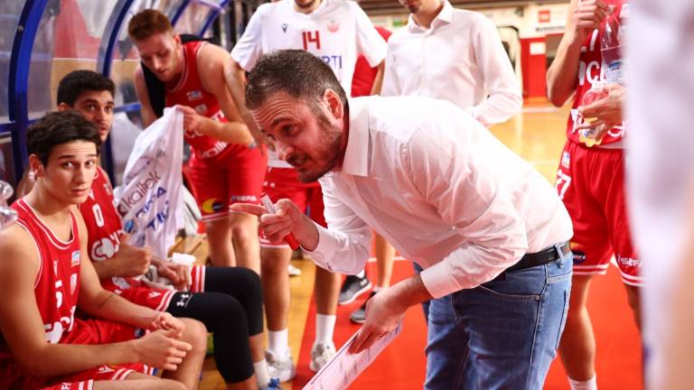 Basket B, l'Andrea Costa cerca un sorriso contro San Miniato Basket B, l'Andrea Costa cerca un sorriso contro San Miniato