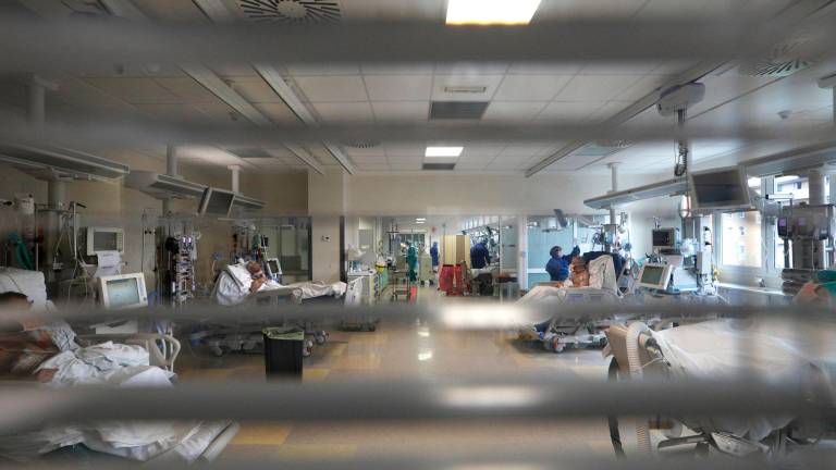 Un reparto di terapia intensiva Un reparto di terapia intensiva