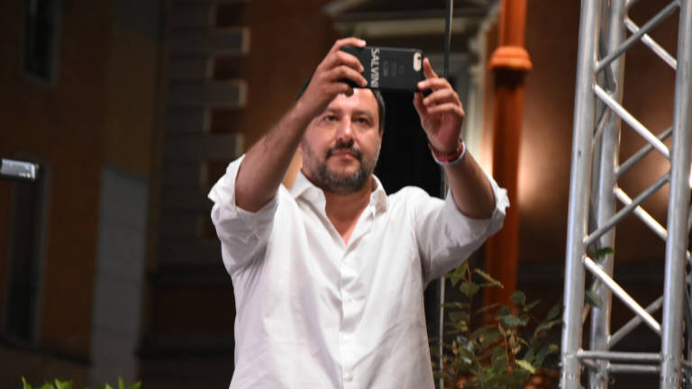 Viserba, richiedente asilo aggredisce passante e si firma Matteo Salvini Viserba, richiedente asilo aggredisce passante e si firma Matteo Salvini