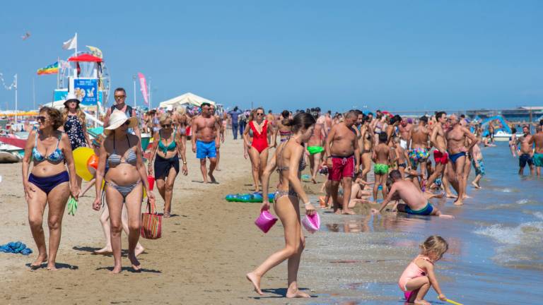 Rimini sta vincendo la lotta agli abusivi in spiaggia Rimini sta vincendo la lotta agli abusivi in spiaggia