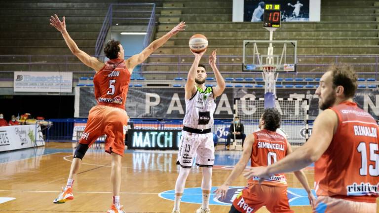 Basket B, domani il derby RivieraBanca-Rekico Basket B, domani il derby RivieraBanca-Rekico