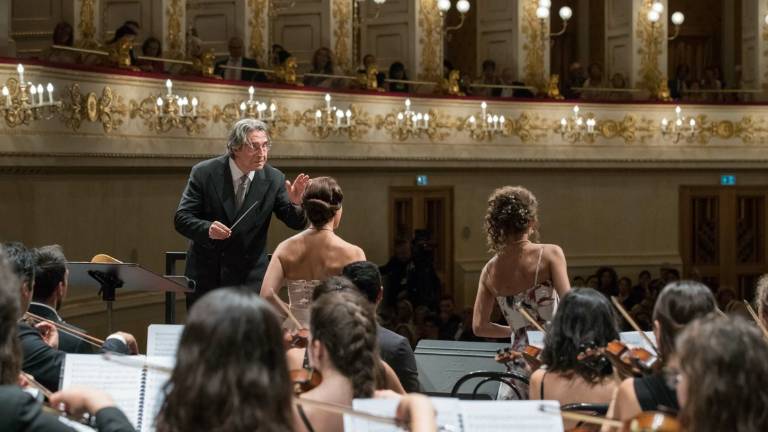 Rimini, Riccardo Muti torna al Teatro Galli con il Nabucco: come acquistare i biglietti Rimini, Riccardo Muti torna al Teatro Galli con il Nabucco: come acquistare i biglietti