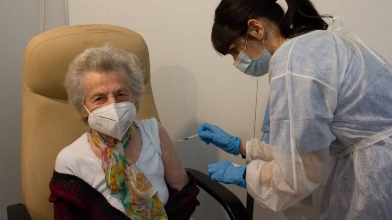 Coronavirus, a Ravenna vaccinati i primi 450 anziani Coronavirus, a Ravenna vaccinati i primi 450 anziani