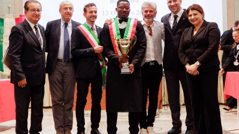 Bertinoro, il nuovo ambasciatore dell'Albana viene dal Benin Bertinoro, il nuovo ambasciatore dell'Albana viene dal Benin