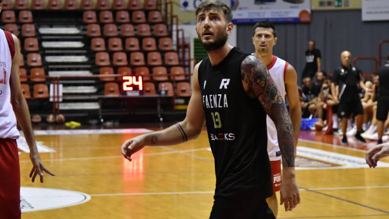 Basket, Blacks-RivieraBanca: sabato amichevole a Faenza Basket, Blacks-RivieraBanca: sabato amichevole a Faenza