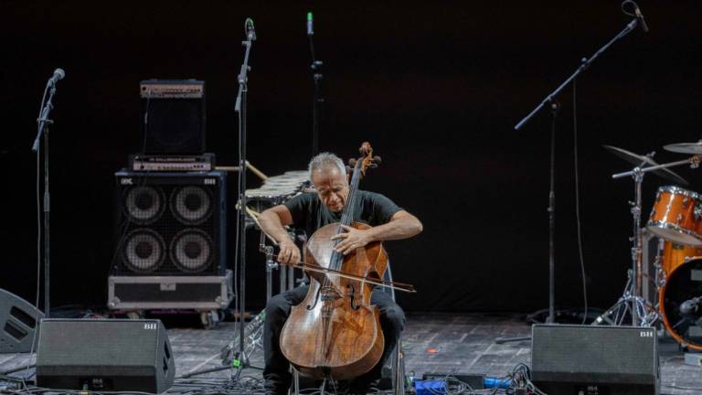 Giovanni Sollima e l'Orchestra Cherubini a Cervia per La musica che sale Giovanni Sollima e l'Orchestra Cherubini a Cervia per La musica che sale