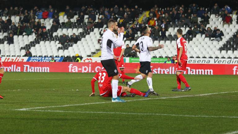 Calcio, Cesena: martedì 19 parte il rimborso degli abbonamenti Calcio, Cesena: martedì 19 parte il rimborso degli abbonamenti