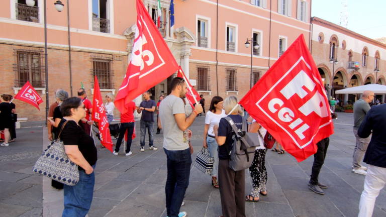 Ravenna, la protesta degli educatori scolastici: Vogliamo stabilità e una retribuzione adeguata Ravenna, la protesta degli educatori scolastici: Vogliamo stabilità e una retribuzione adeguata