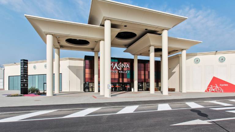 Esce dai domiciliari e va a rubare al Romagna Shopping Valley Esce dai domiciliari e va a rubare al Romagna Shopping Valley