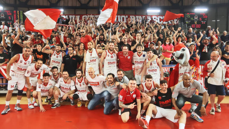 Basket B play-off, quasi 3mila spettatori a Rimini per gara1 con Faenza - Gallery Basket B play-off, quasi 3mila spettatori a Rimini per gara1 con Faenza - Gallery