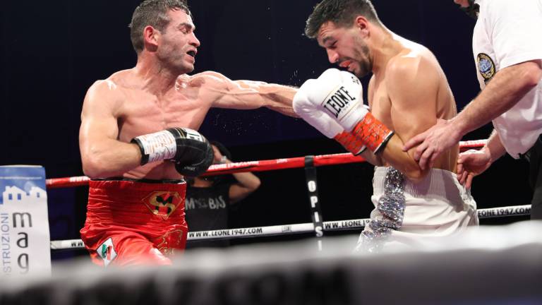 Boxe, salta il match tra Matteo Signani e Felix Cash: Farò il turista a Londra... VIDEO Boxe, salta il match tra Matteo Signani e Felix Cash: Farò il turista a Londra... VIDEO