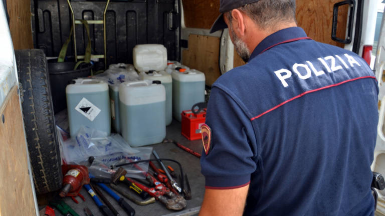 Rimini. Catturati i predoni del gasolio in fuga, spunta una pistola Rimini. Catturati i predoni del gasolio in fuga, spunta una pistola