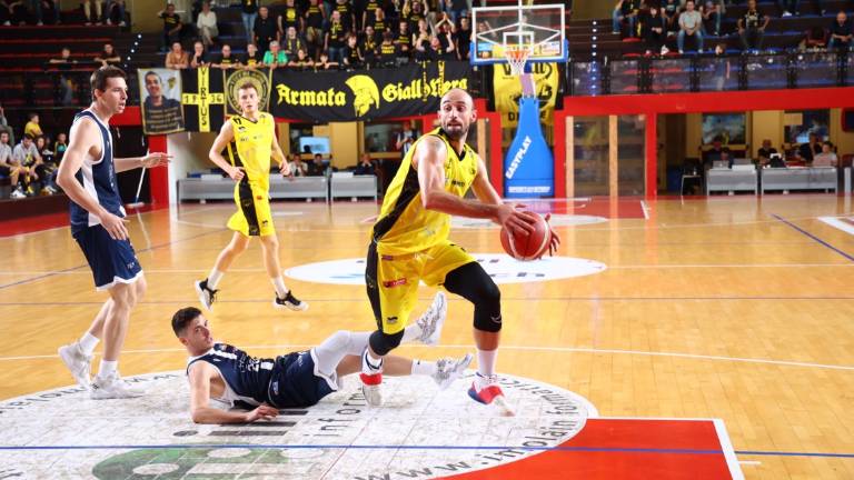 Basket B, Virtus Imola, Andrea Costa e Tigers sconfitte all'esordio Basket B, Virtus Imola, Andrea Costa e Tigers sconfitte all'esordio