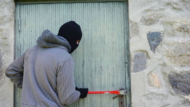 Cesena: ladri in azione sia di notte nelle case che davanti alle scuole materne Cesena: ladri in azione sia di notte nelle case che davanti alle scuole materne