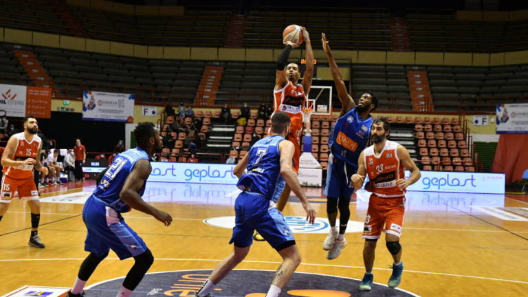 Basket A2, Unieuro-Stella Azzurra di mercoledì si giocherà alle 17 Basket A2, Unieuro-Stella Azzurra di mercoledì si giocherà alle 17