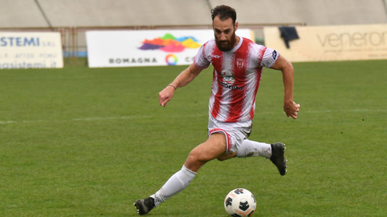 Calcio D, il Forlì accoglie Caprioni in attacco e saluta Pezzi Calcio D, il Forlì accoglie Caprioni in attacco e saluta Pezzi